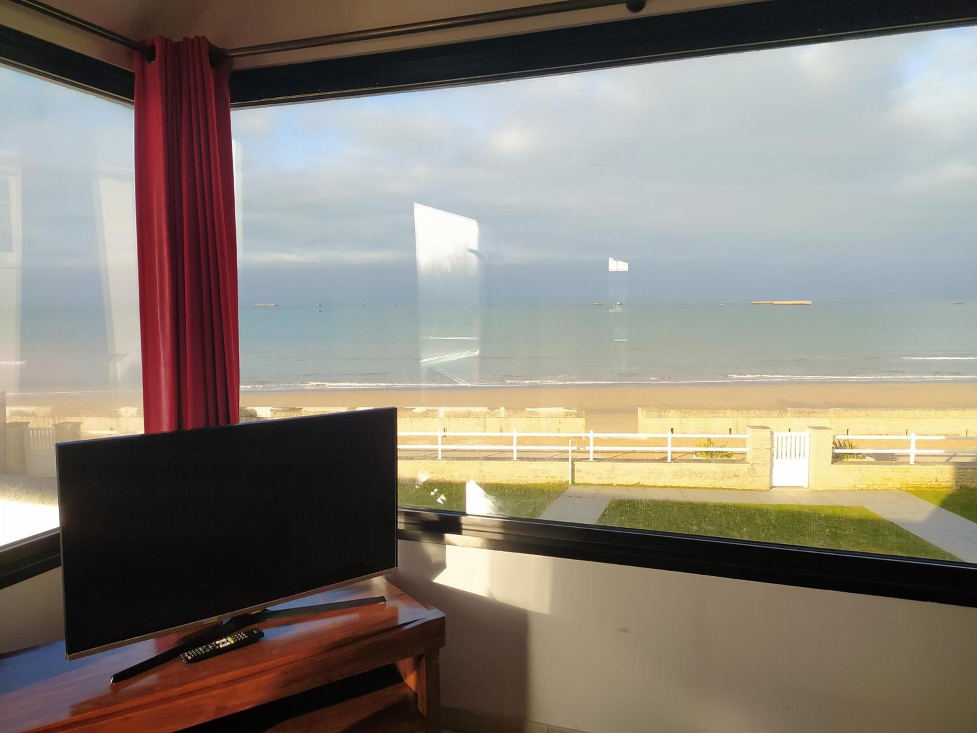 Gites " Arromanches" Ou "Bord De Mer Pmr" 2 Chambres En Front De Mer A Asnelles , 3Km D'Arromanches, 10Km De Bayeux Εξωτερικό φωτογραφία